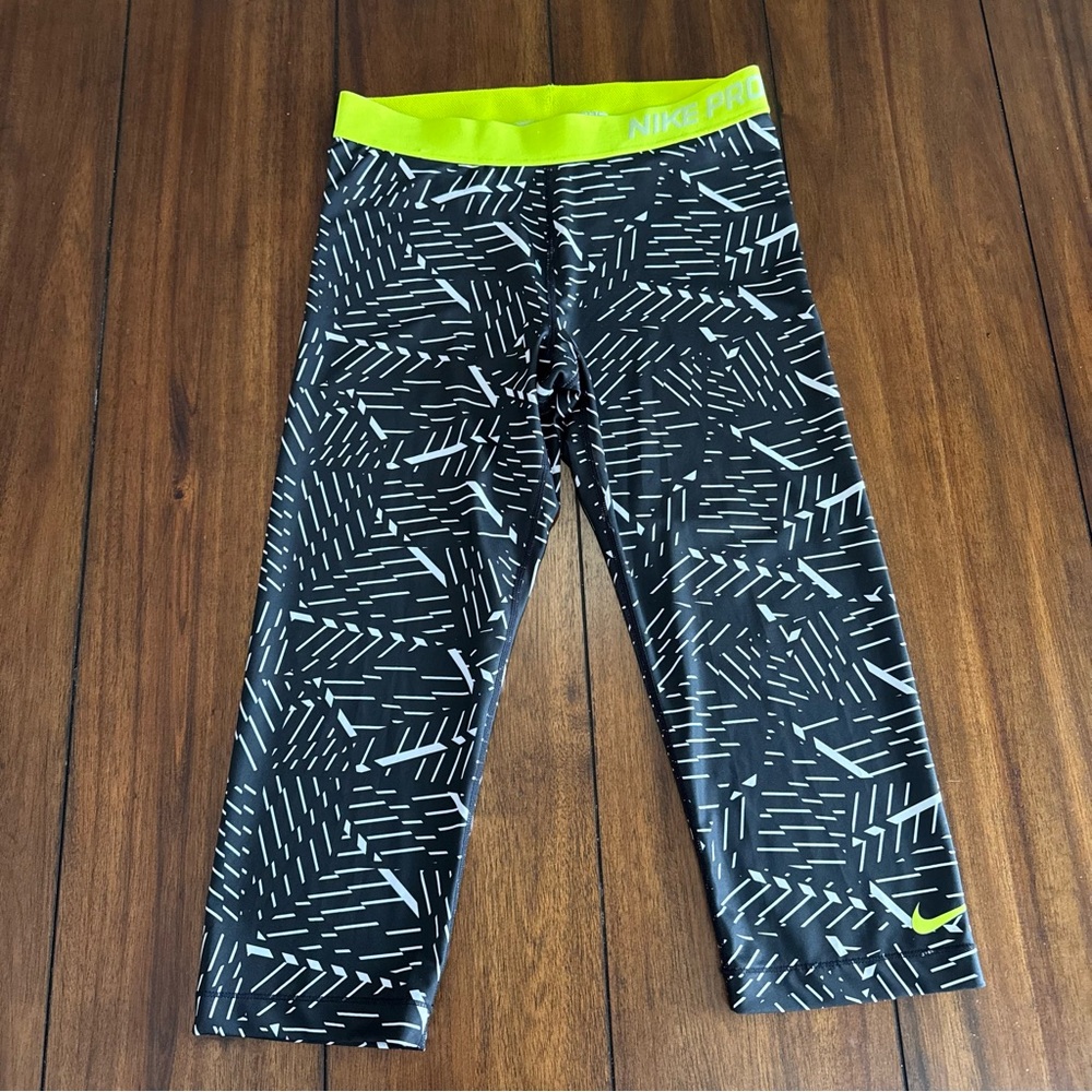 Nike Pro Dri-FIT Women's Capri Leggings Black White Geometric Neon Yellow Large